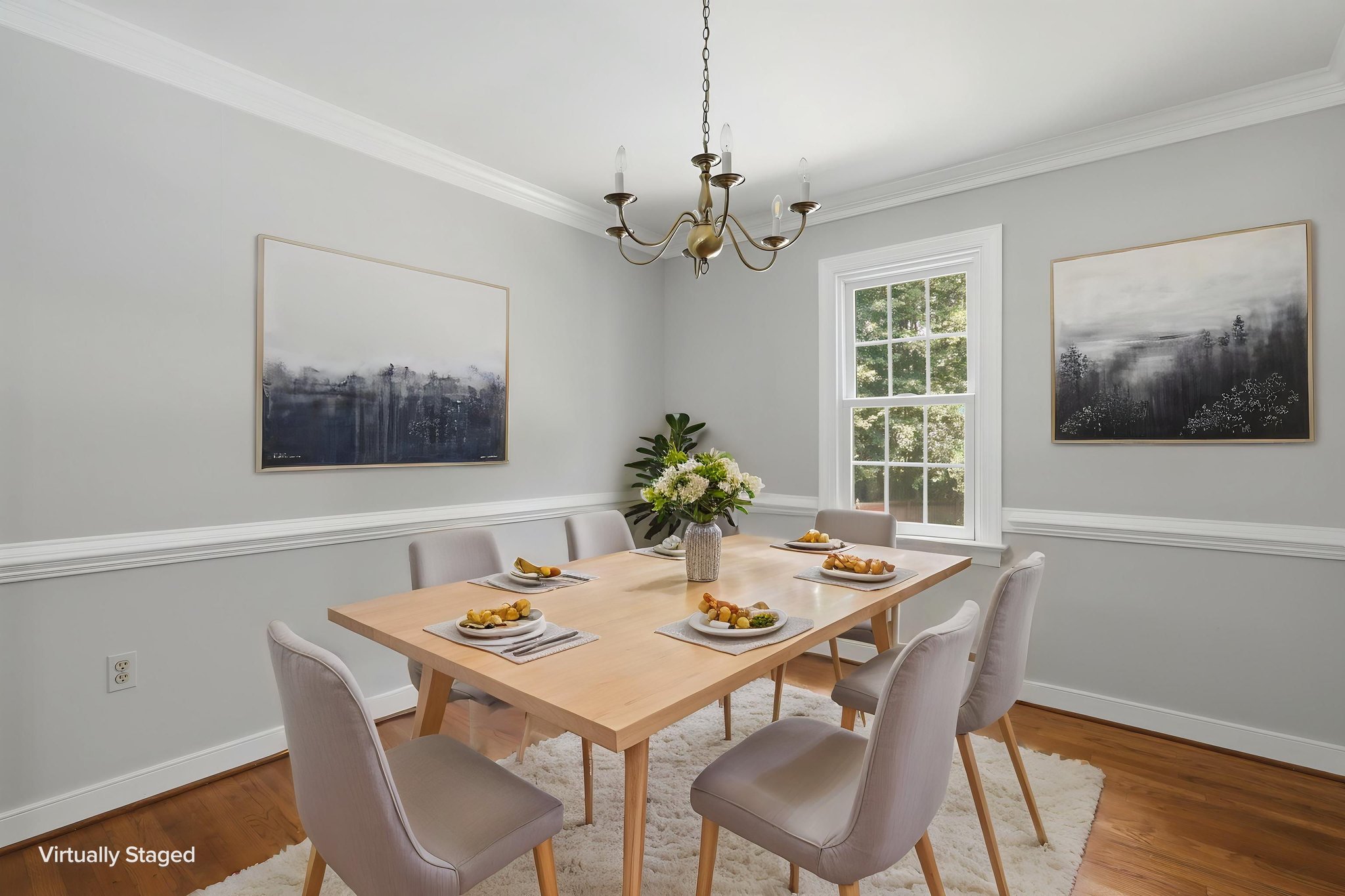 16-Dining Room virtually staged.jpeg