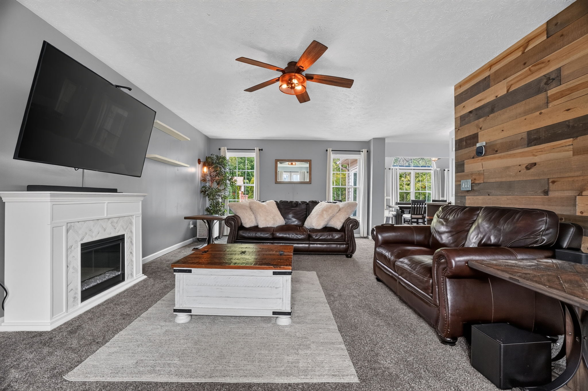  Photo 43