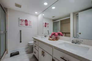 Primary Bathroom 1a