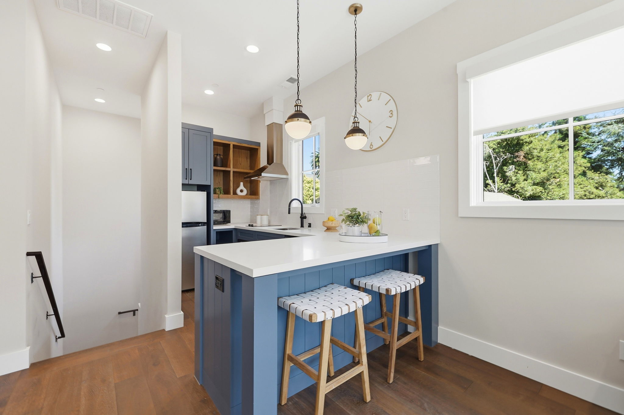 044_F8_1022 Clintonia Ave