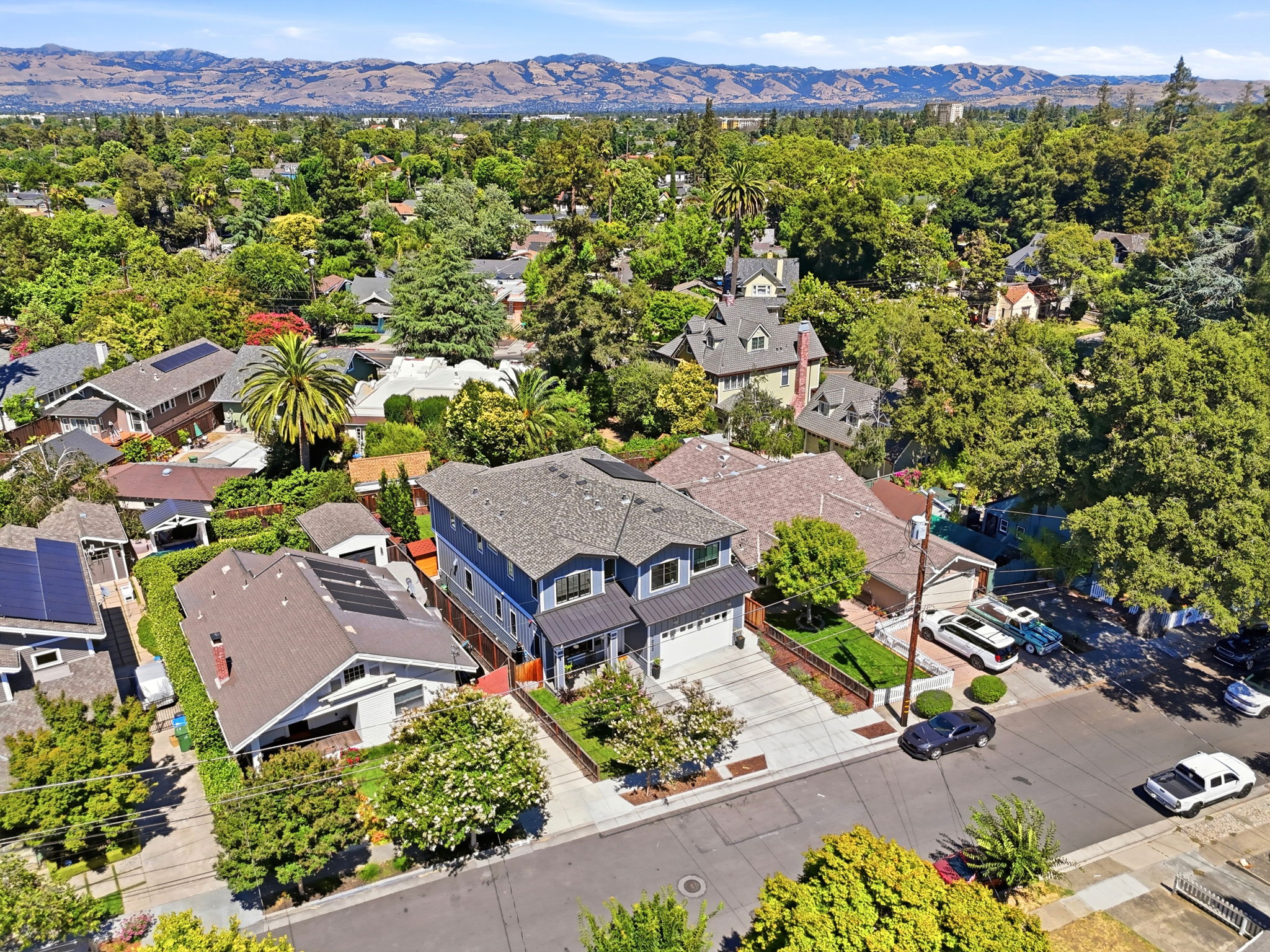 009_F8_AERIAL_1022 Clintonia Ave