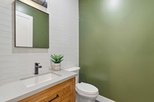 030_F8_1022 Clintonia Ave