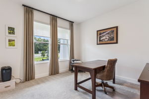 Office / Bedroom with Full Bathroom