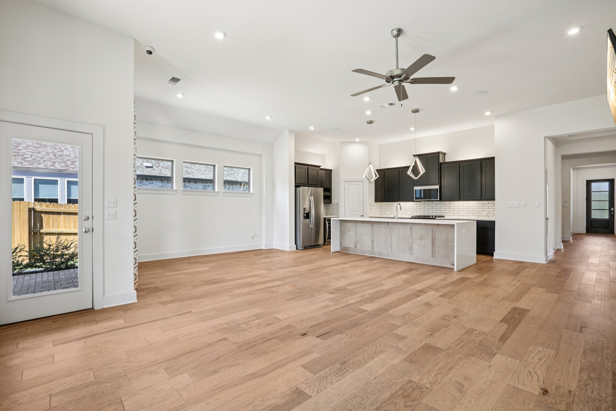 Texas Ash Ln-S0110-011.jpg