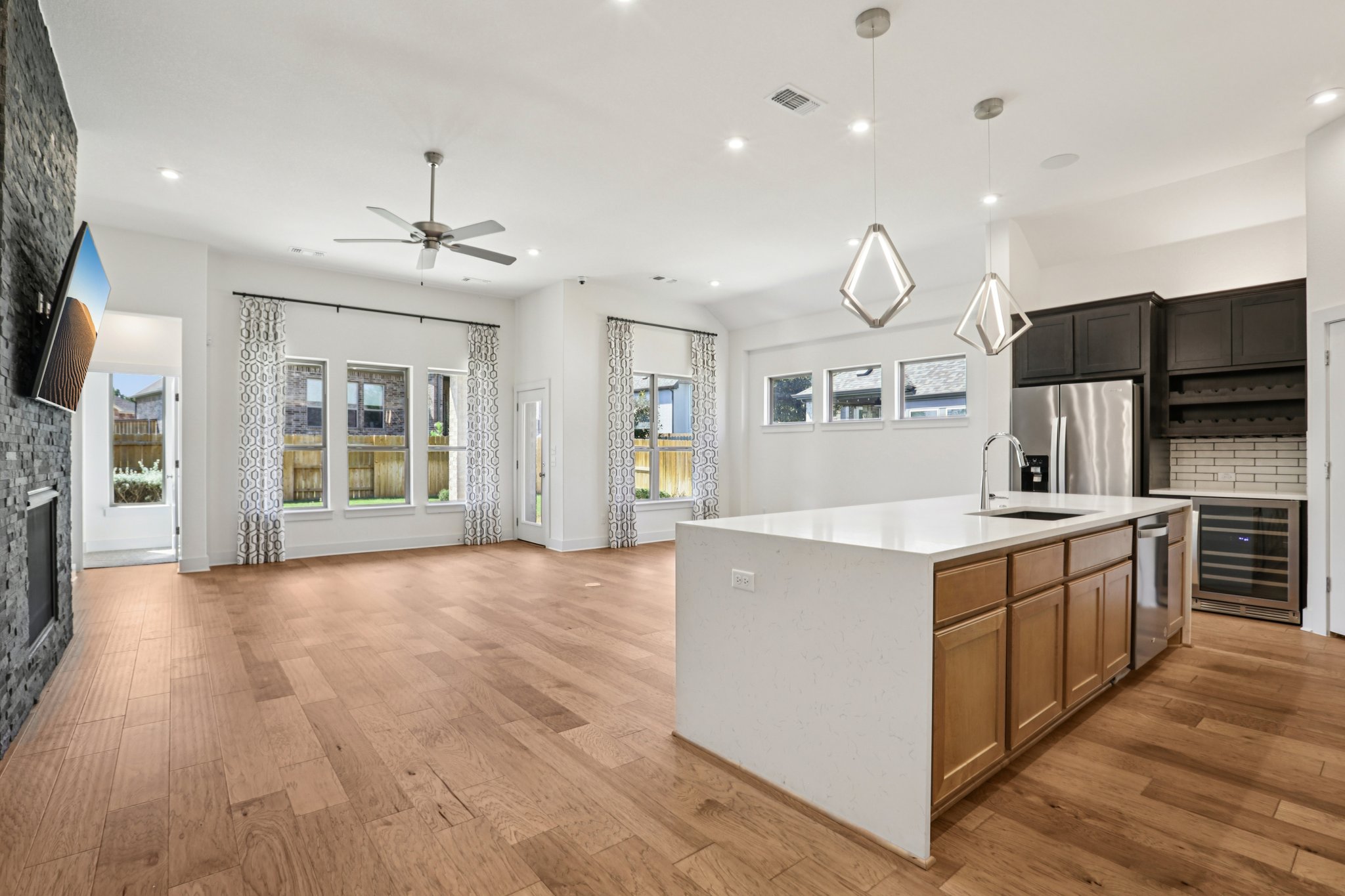 Texas Ash Ln-S0110-012.jpg