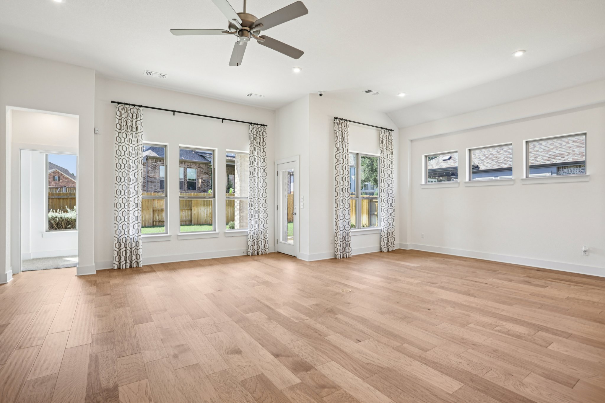 Texas Ash Ln-S0110-018.jpg