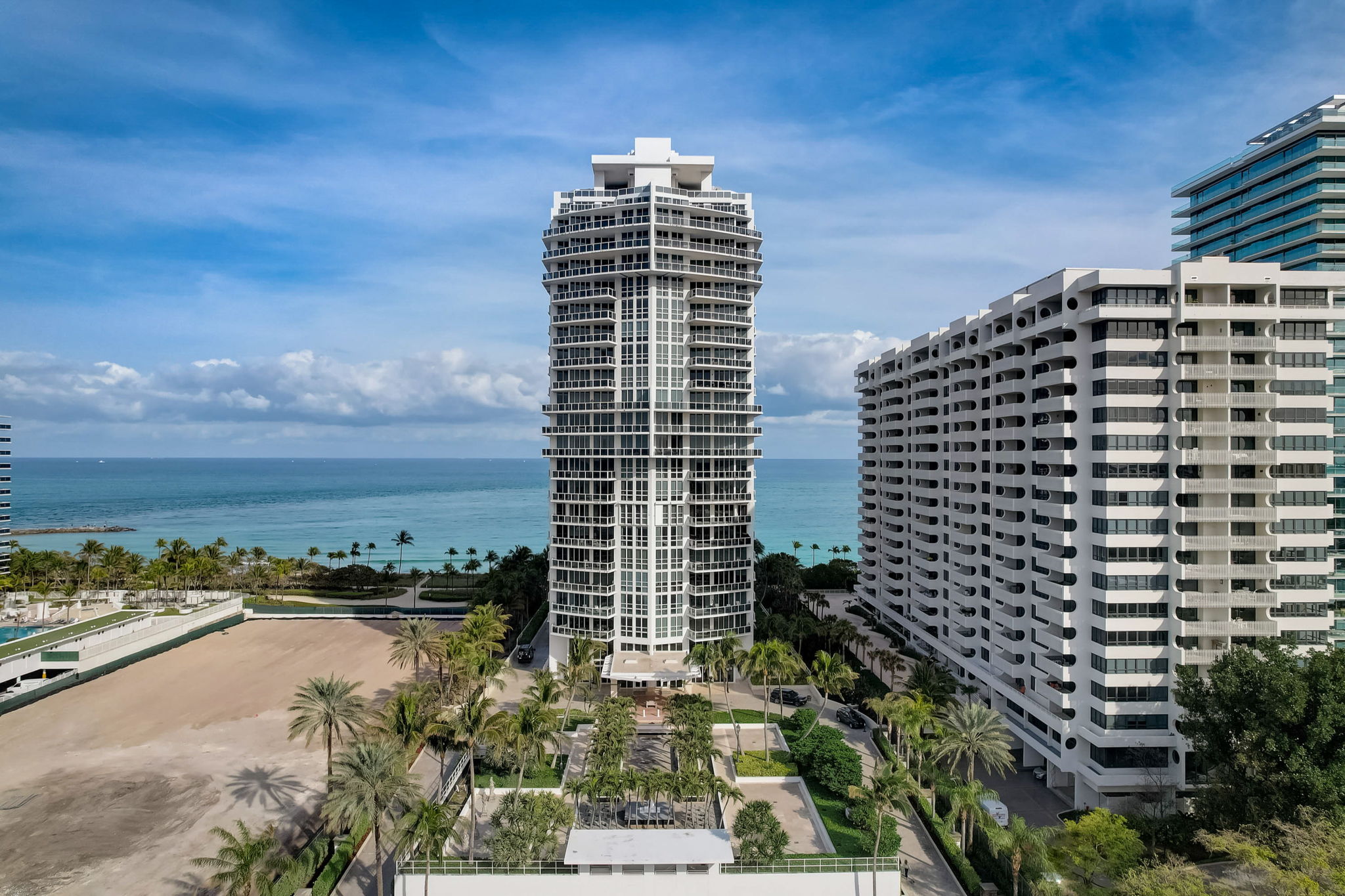 Collins Ave 303-076