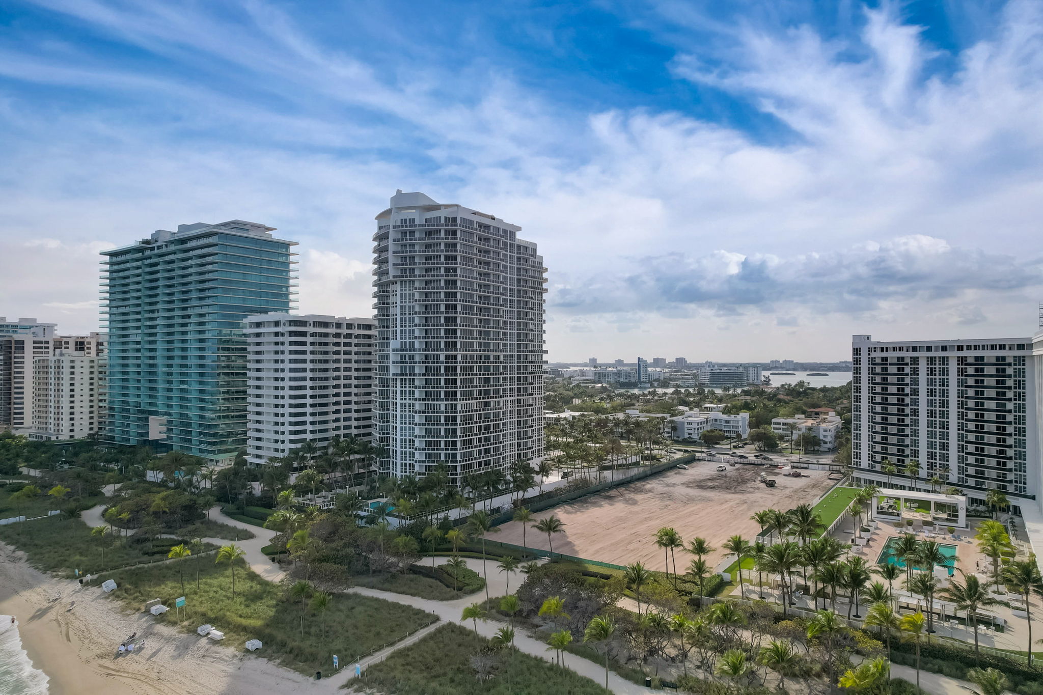 Collins Ave 303-080