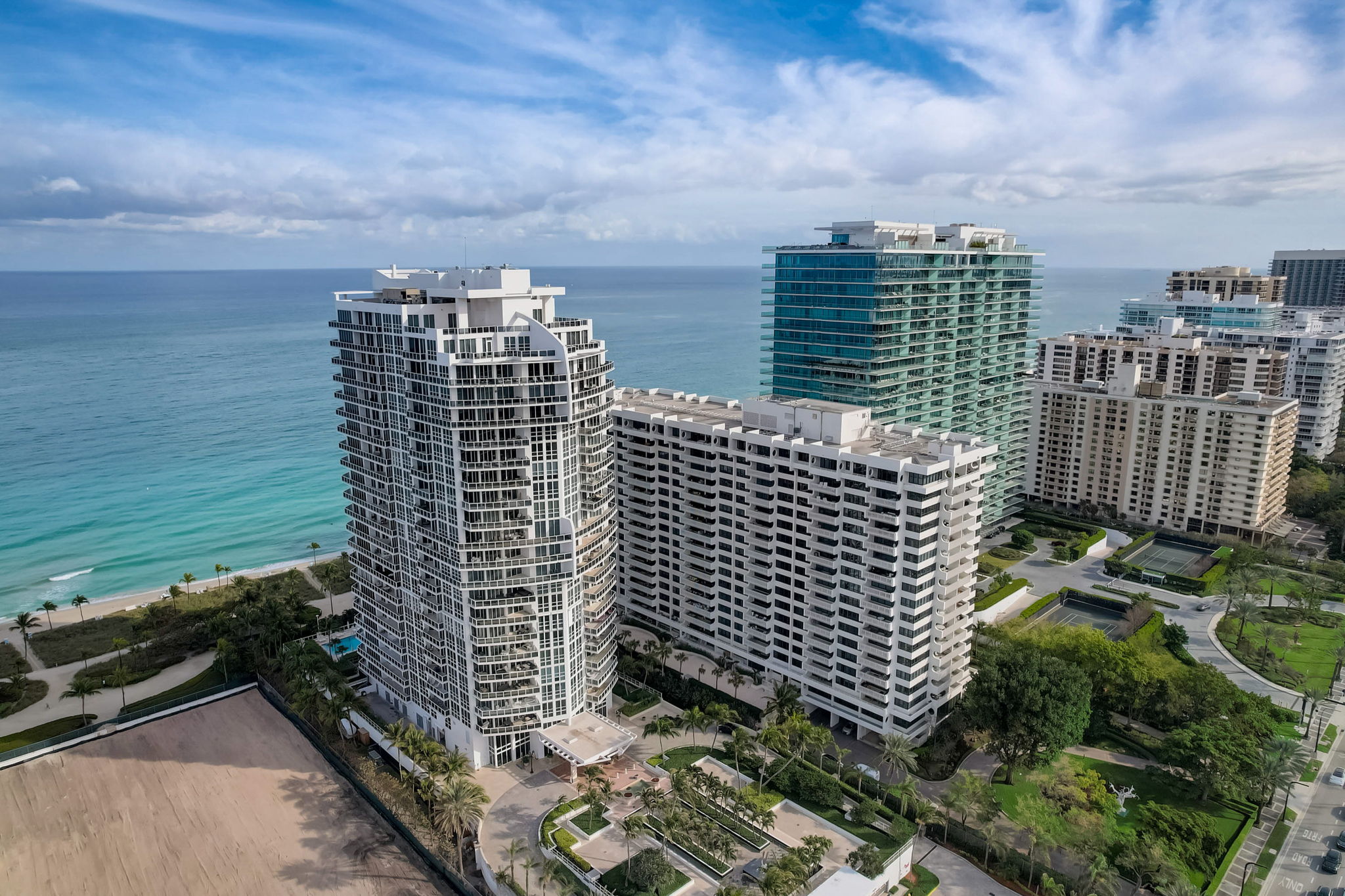 Collins Ave 303-077