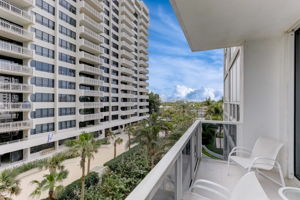 Collins Ave 303-067
