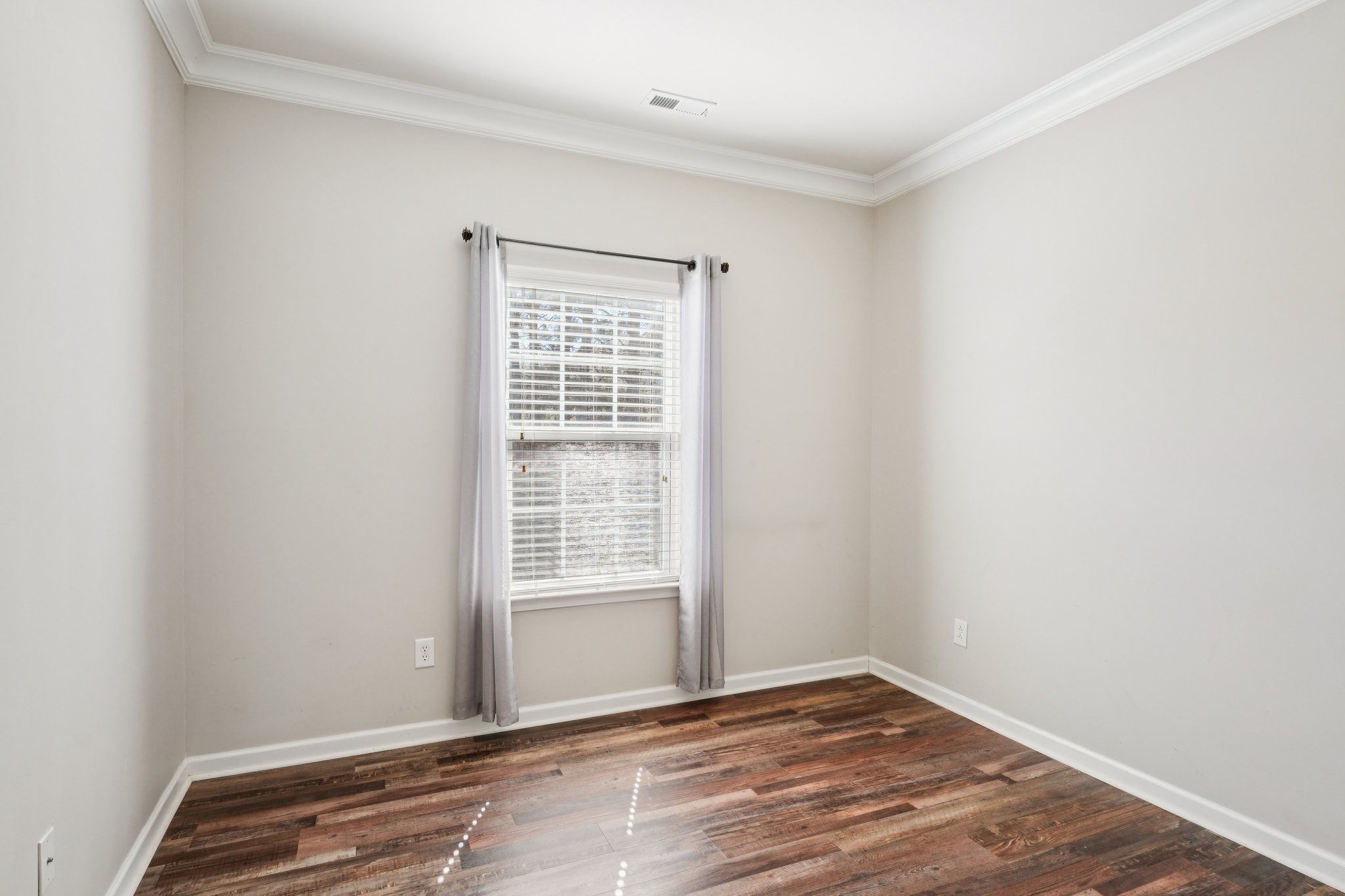 Highland Creek Cir-S2402-017.jpg