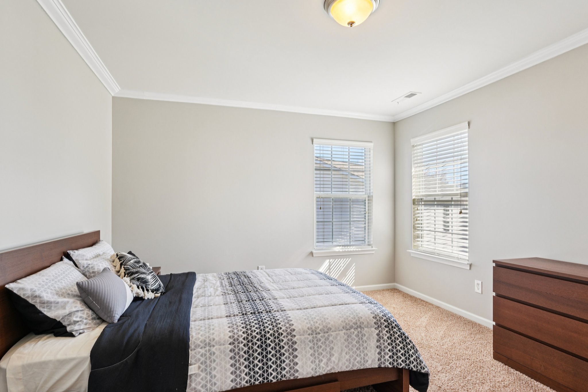 Highland Creek Cir-S2402-027.jpg