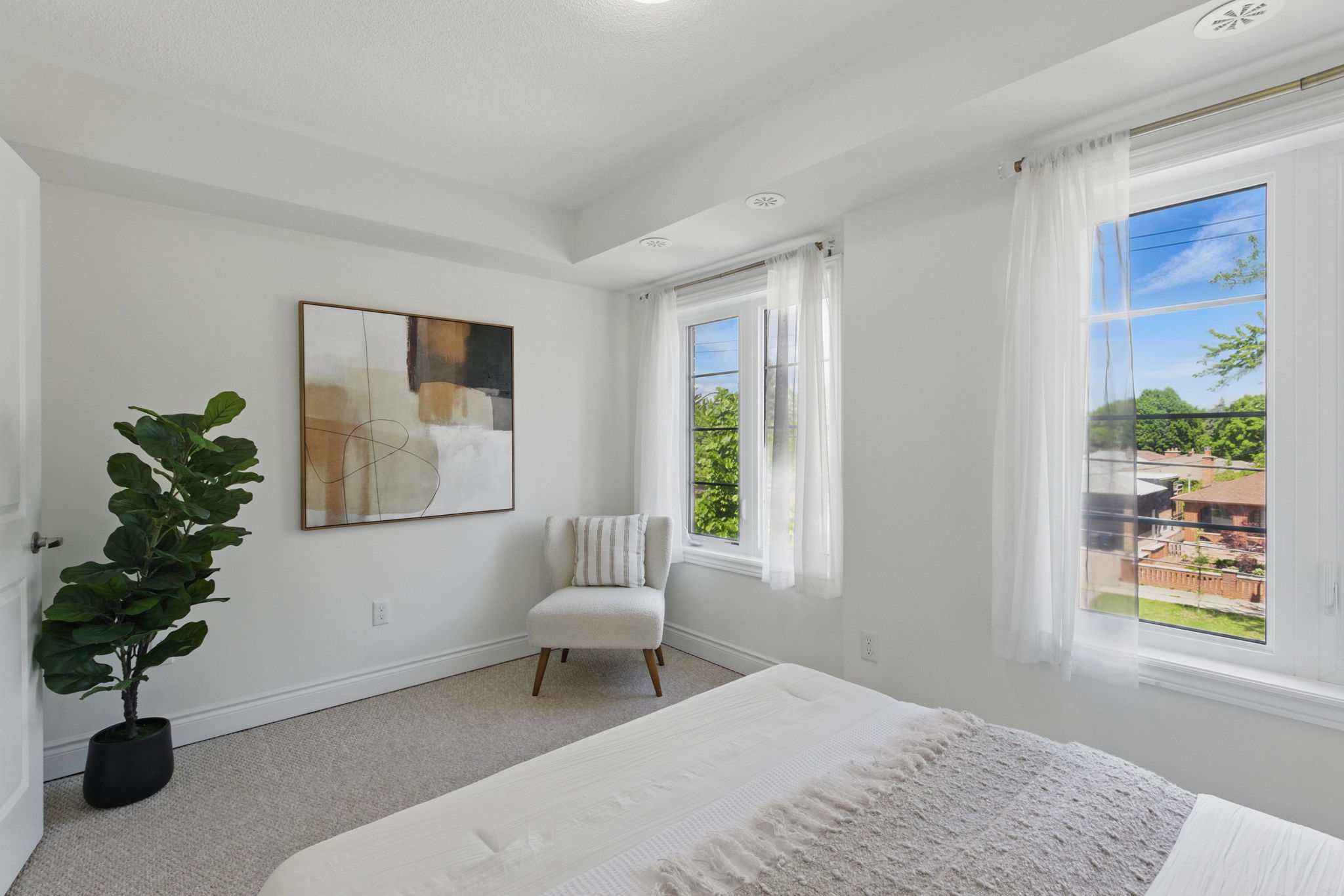 Toronto property showcase — delivered property photograph 24