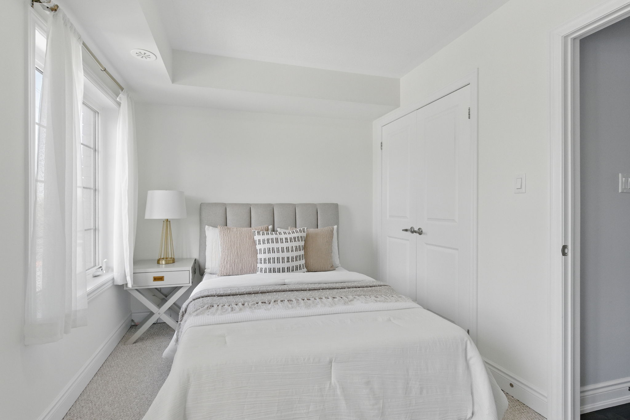 Toronto property showcase — delivered property photograph 25