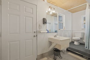  Photo 24