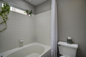  Photo 40