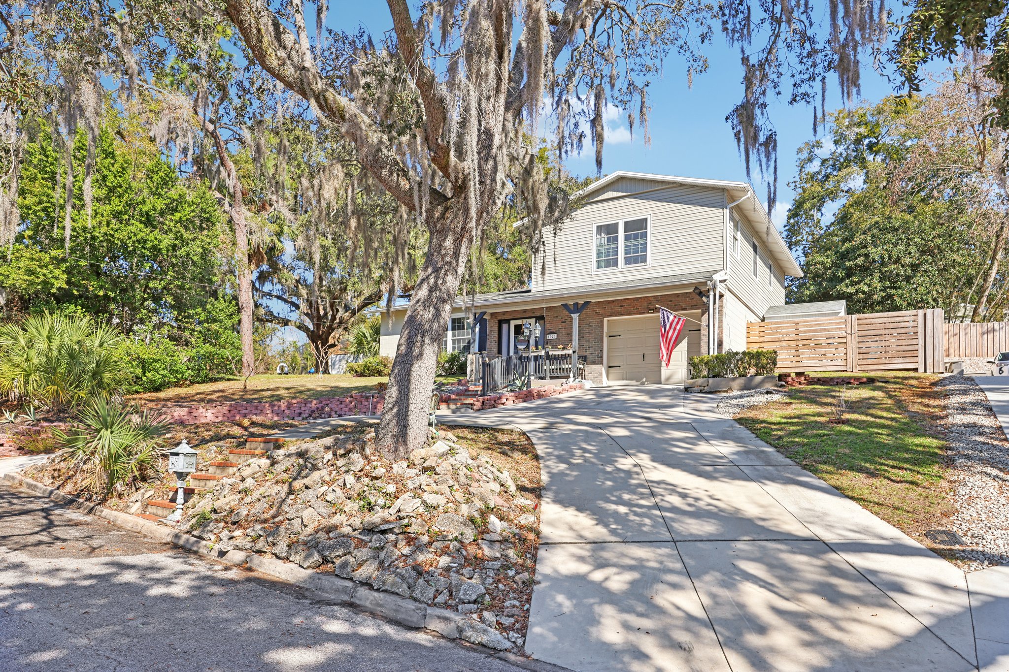 Morningside Dr-S1002-004.jpg