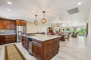 N 109th Ave-S1511-015.jpg