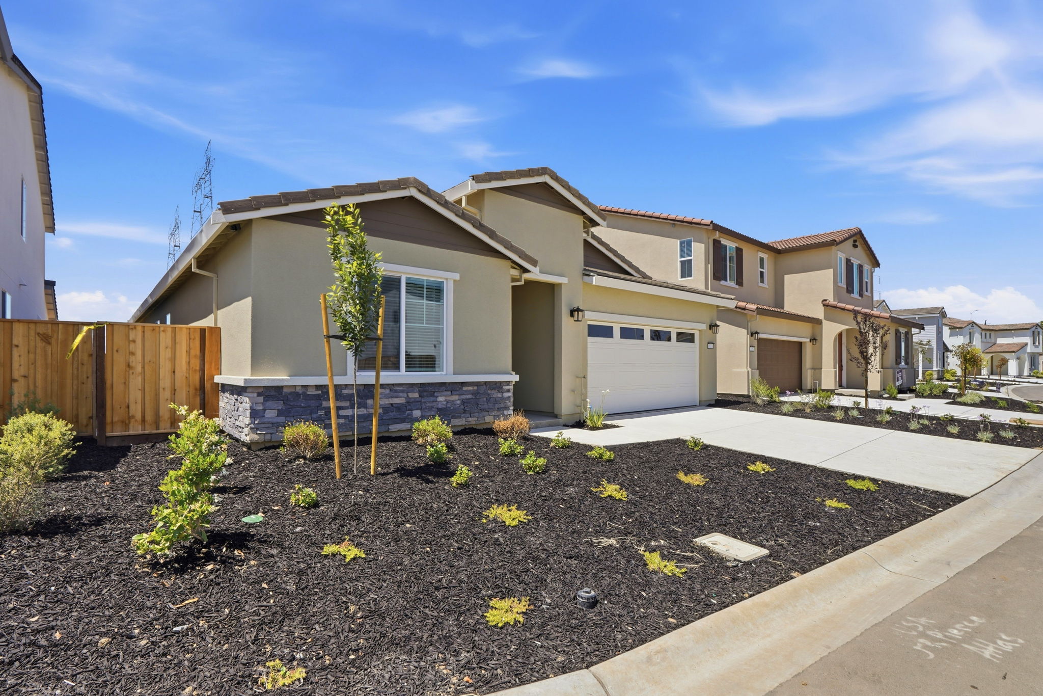 003_F8_1024 Bluebell Cir
