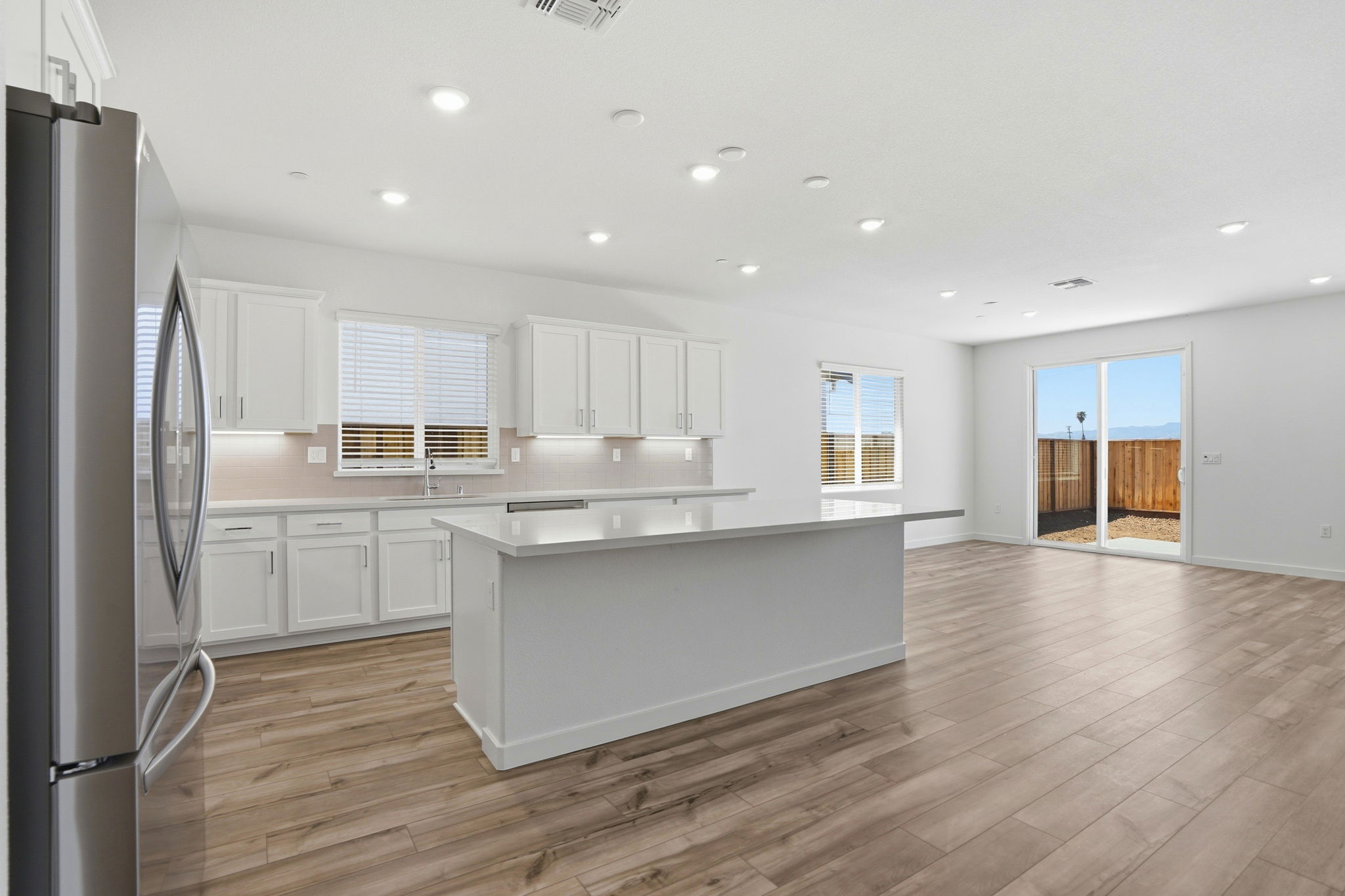 014_F8_1024 Bluebell Cir