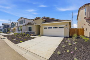 002_F8_1024 Bluebell Cir
