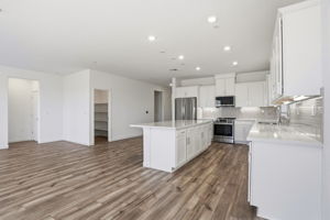 011_F8_1024 Bluebell Cir