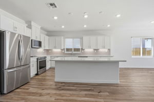 013_F8_1024 Bluebell Cir