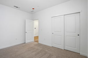 021_F8_1024 Bluebell Cir