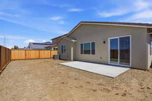 039_F8_1024 Bluebell Cir