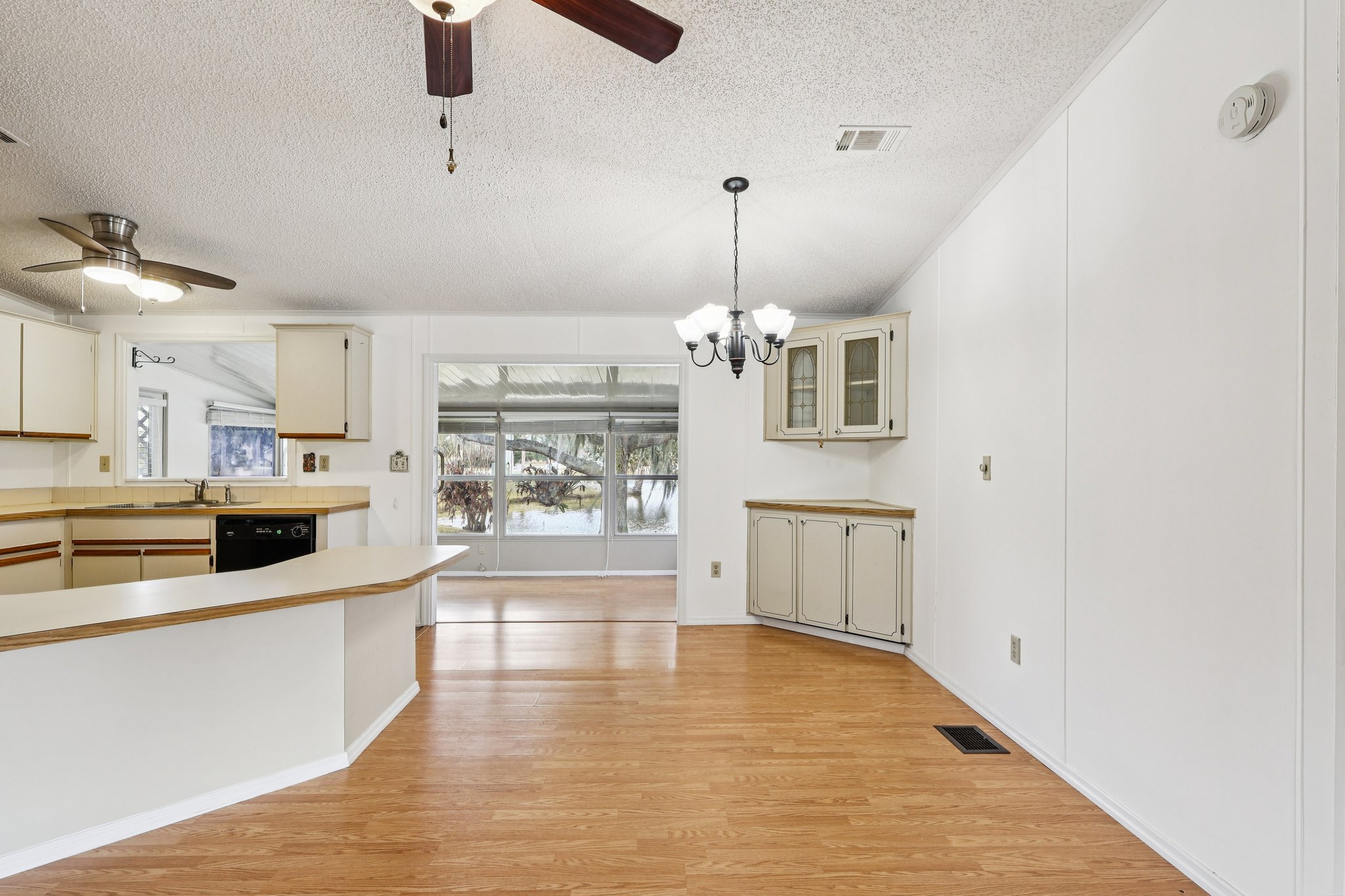 Hilltop Rd-S1902-010.jpg