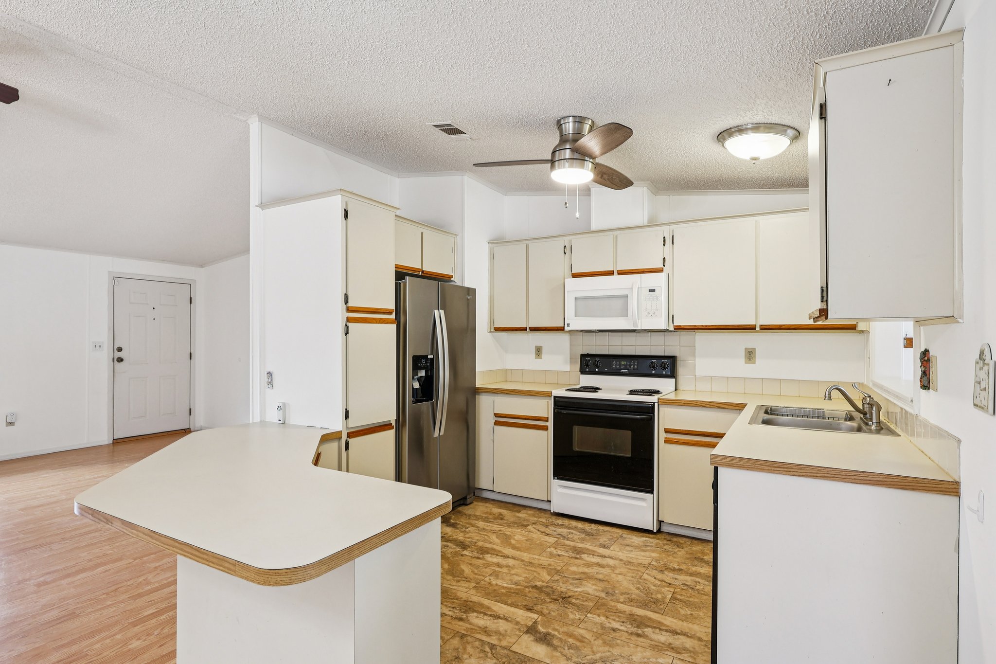 Hilltop Rd-S1902-013.jpg