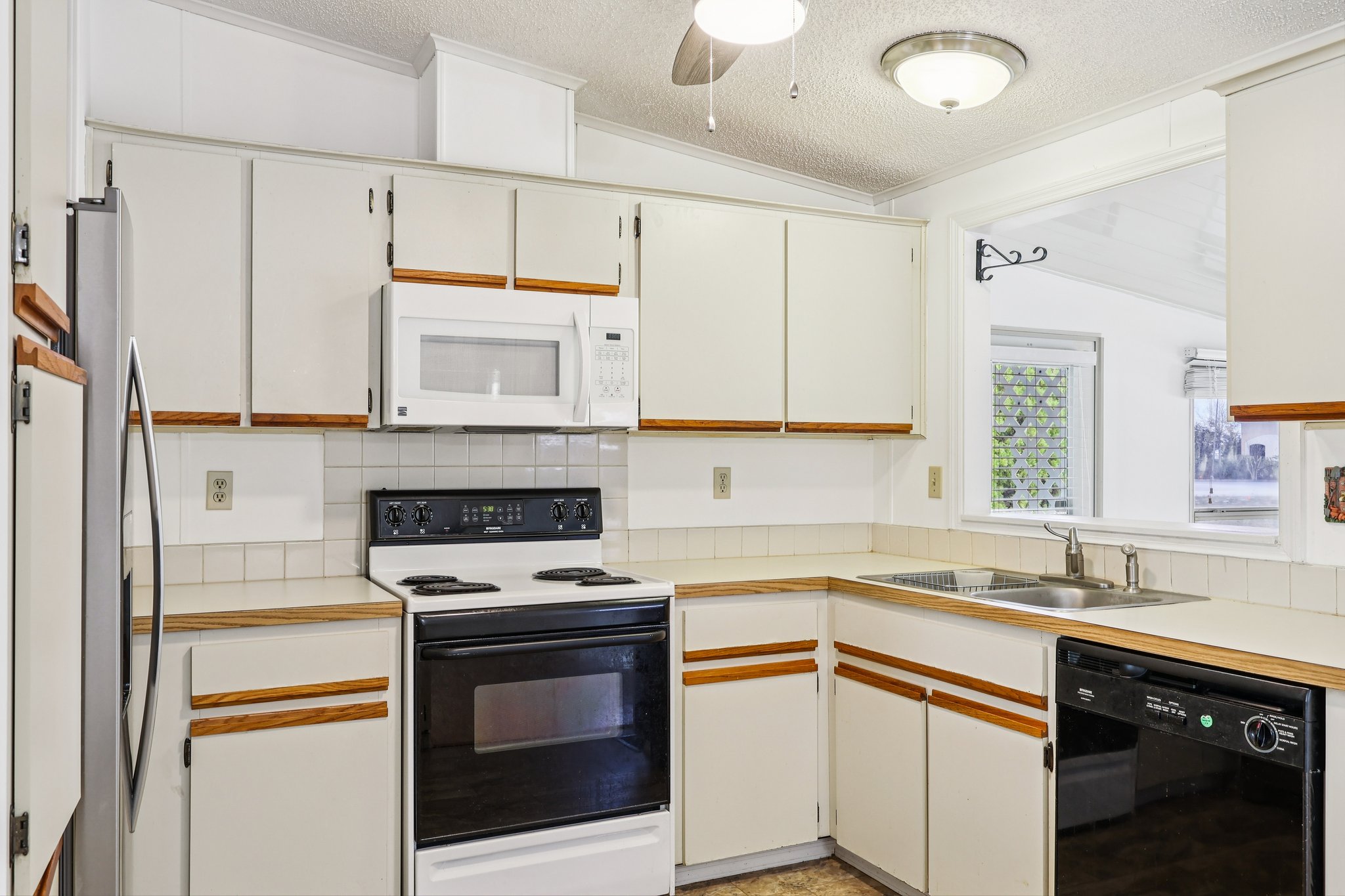 Hilltop Rd-S1902-014.jpg