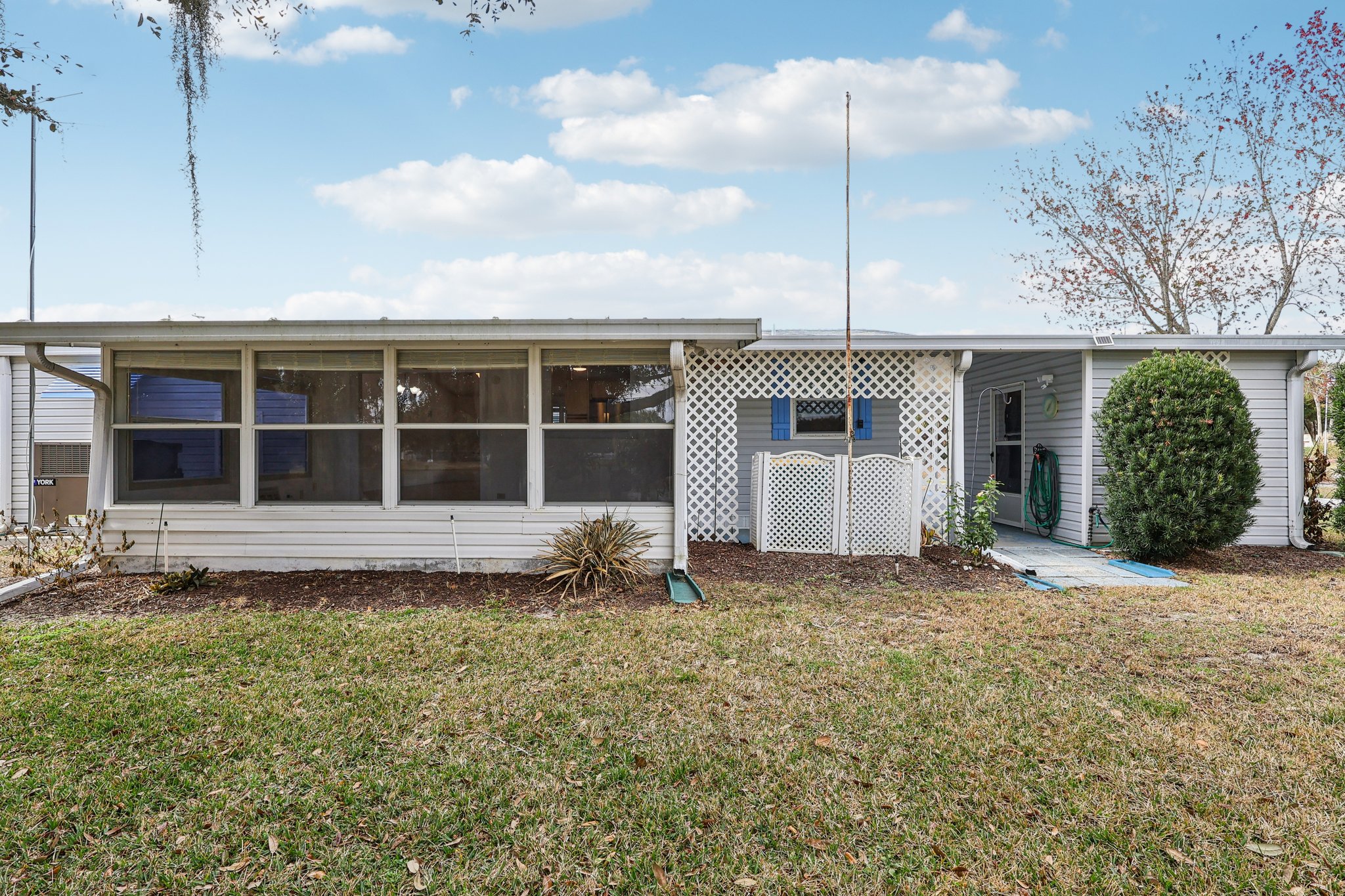 Hilltop Rd-S1902-033.jpg