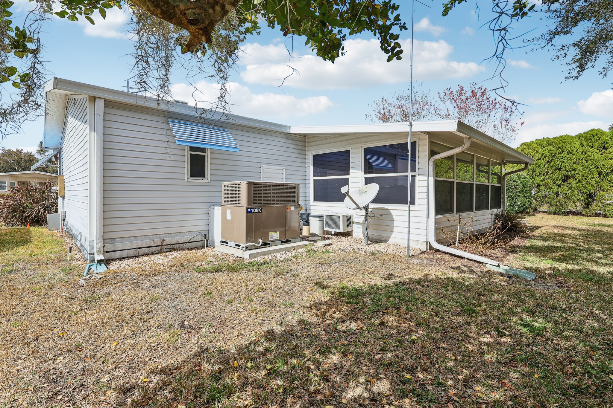 Hilltop Rd-S1902-034.jpg