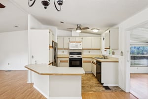 Hilltop Rd-S1902-012.jpg