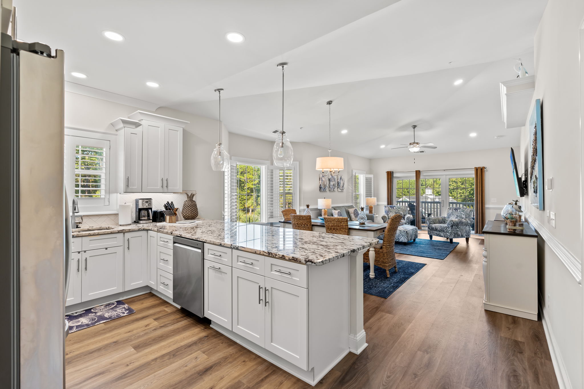 Open Floor Plan-Top Floor Corner Unit