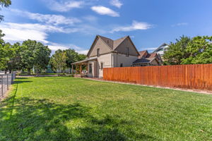  Photo 44