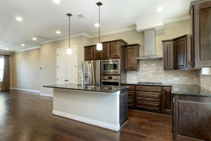 Kitchen/Breakfast Bar