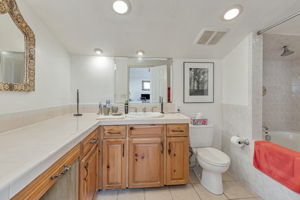 037_1025 Tamarind St 