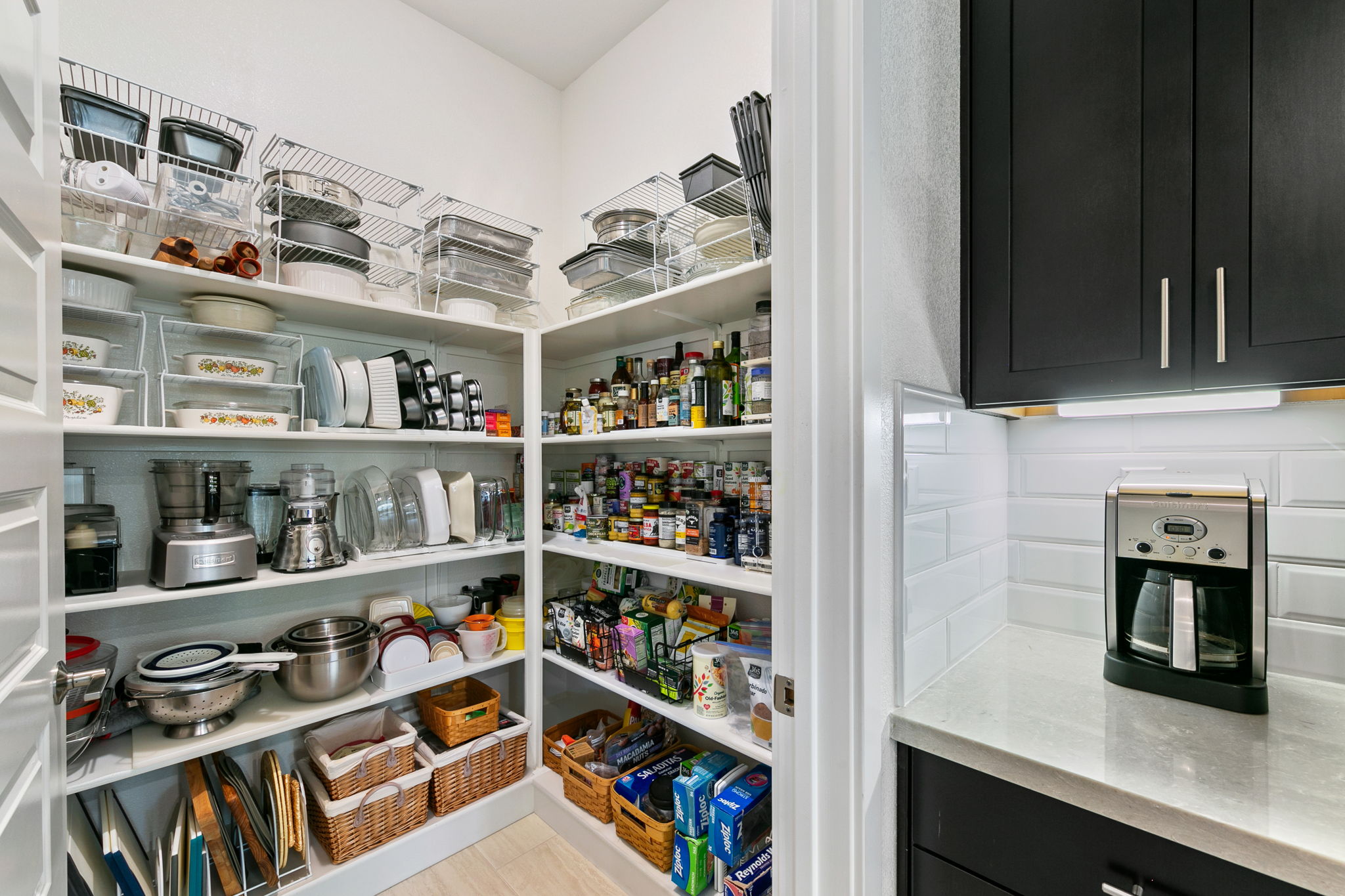 WALK-IN PANTRY