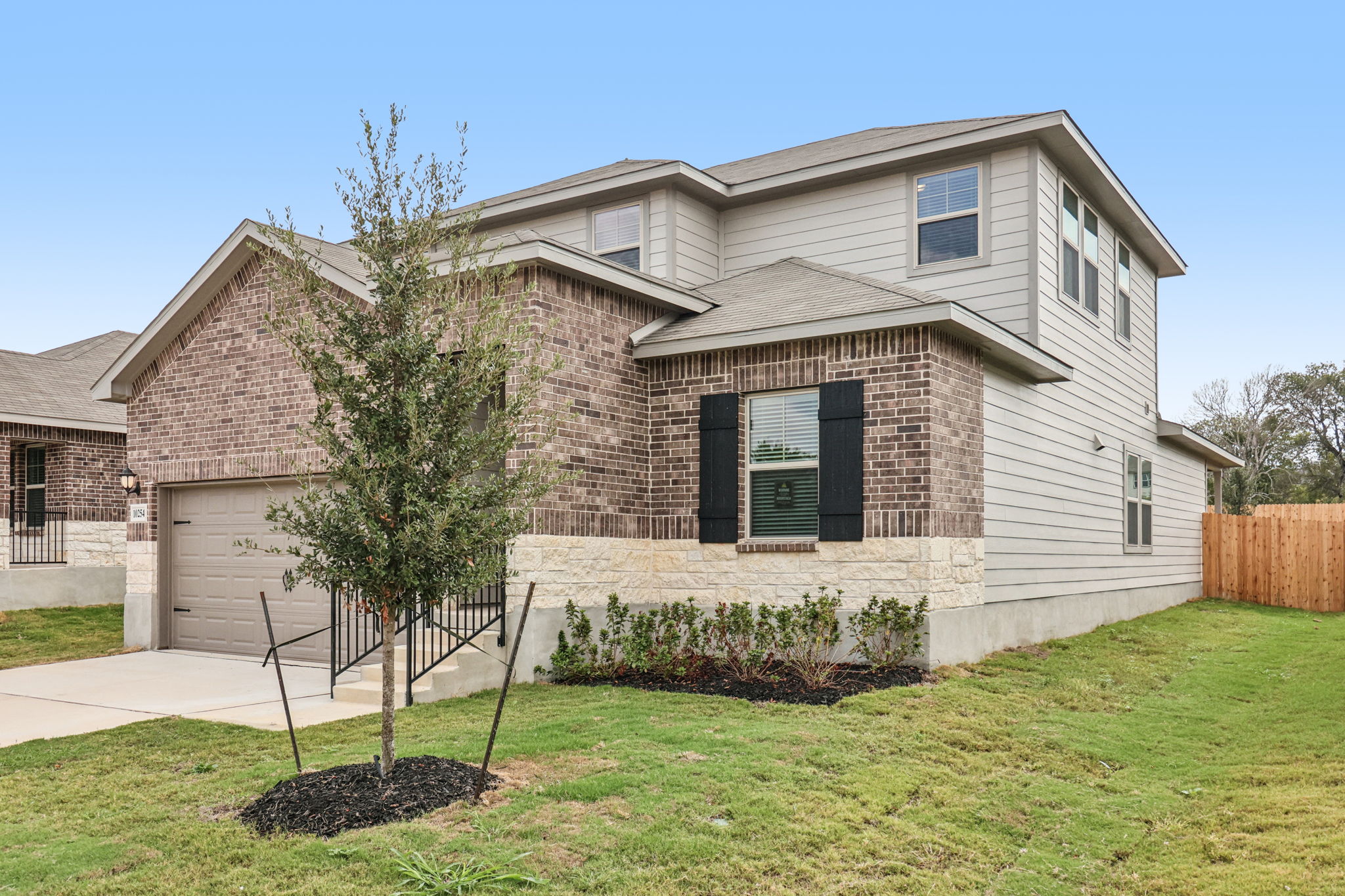 San Antonio East - Royal Crest - 10254 King Robert San Antonio TX 78239 - 003