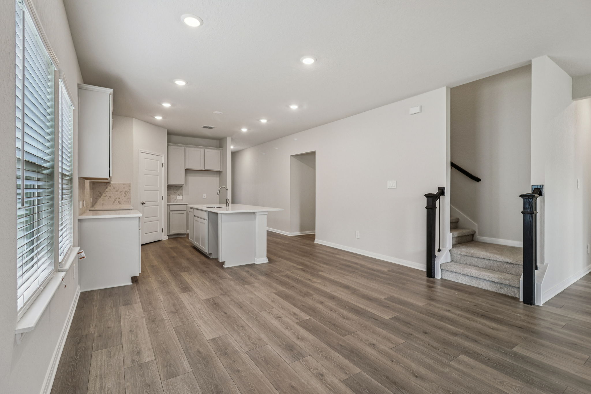 San Antonio East - Royal Crest - 10254 King Robert San Antonio TX 78239 - 015