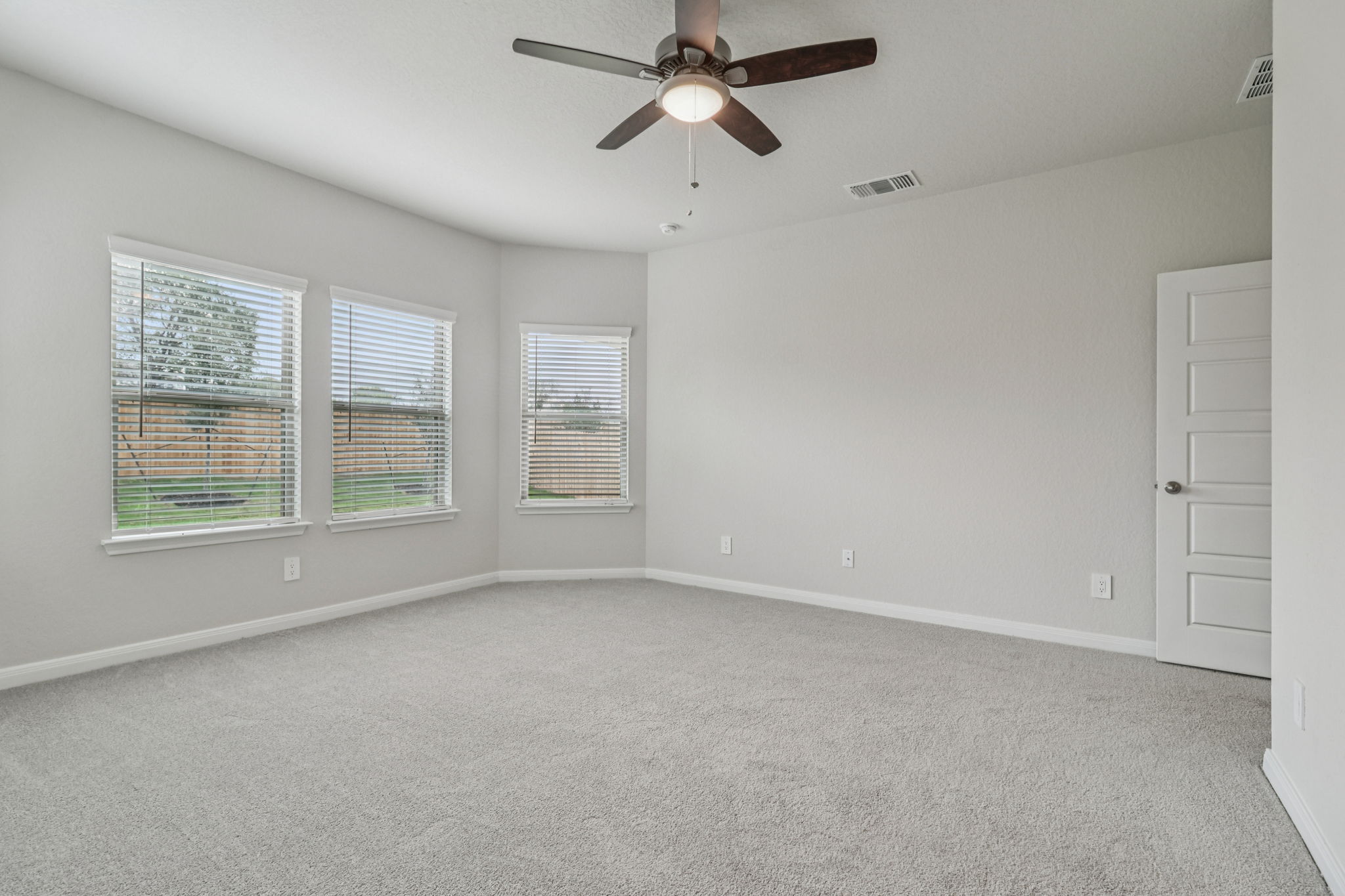 San Antonio East - Royal Crest - 10254 King Robert San Antonio TX 78239 - 030