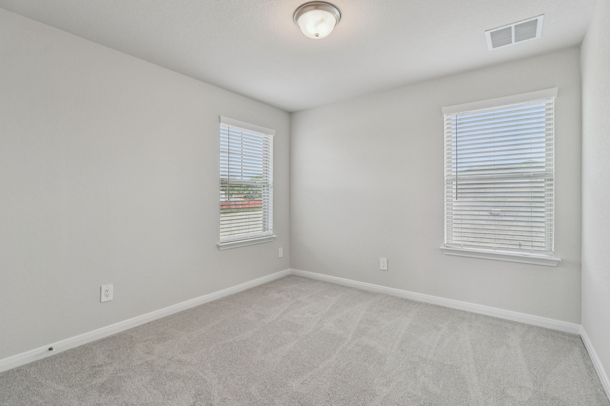 San Antonio East - Royal Crest - 10254 King Robert San Antonio TX 78239 - 041