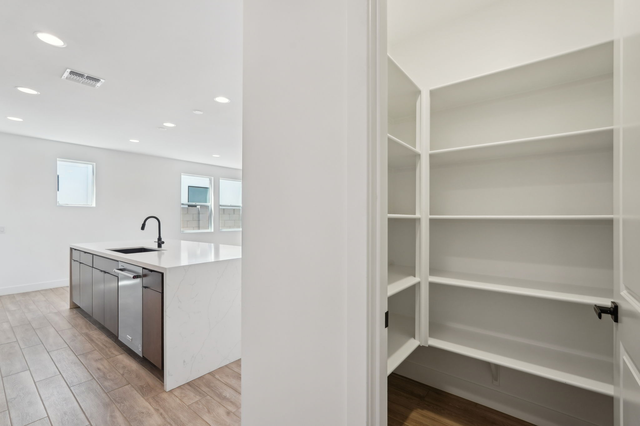 10256 E Utah Ave-08042025-032