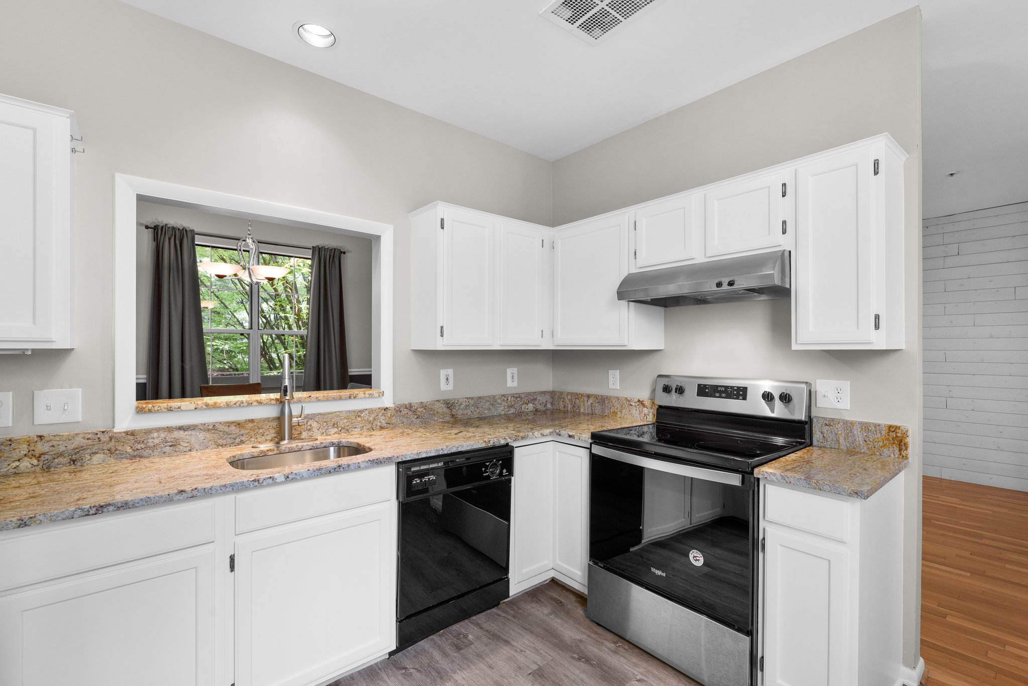 20. 10258 Wild Apple Cir.jpg