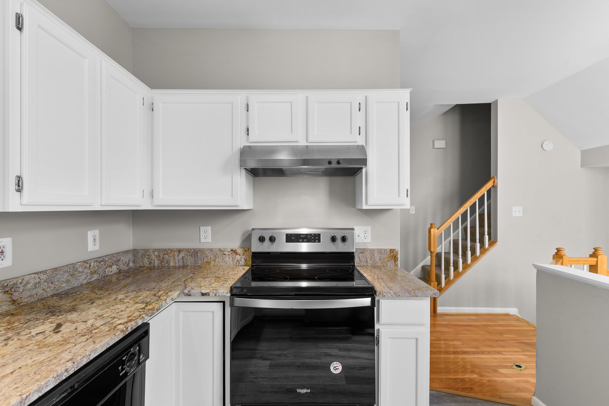 21. 10258 Wild Apple Cir.jpg