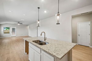 San Antonio East - Royal Crest - 10259 King Robert San Antonio TX 78239 - 009