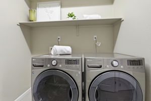  Photo 49