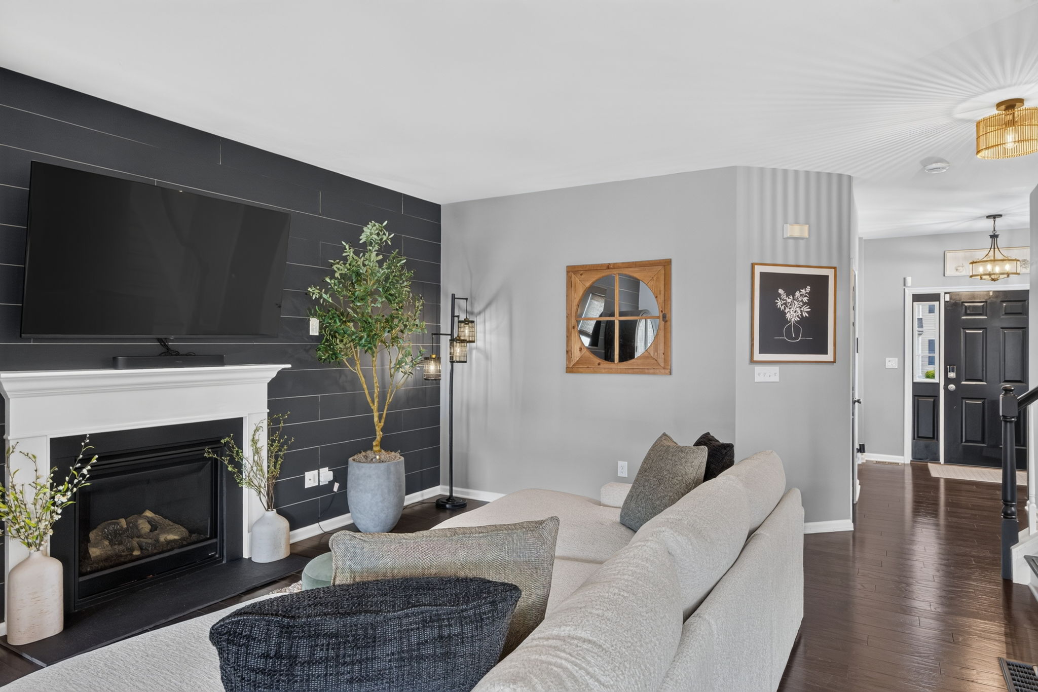  Photo 48